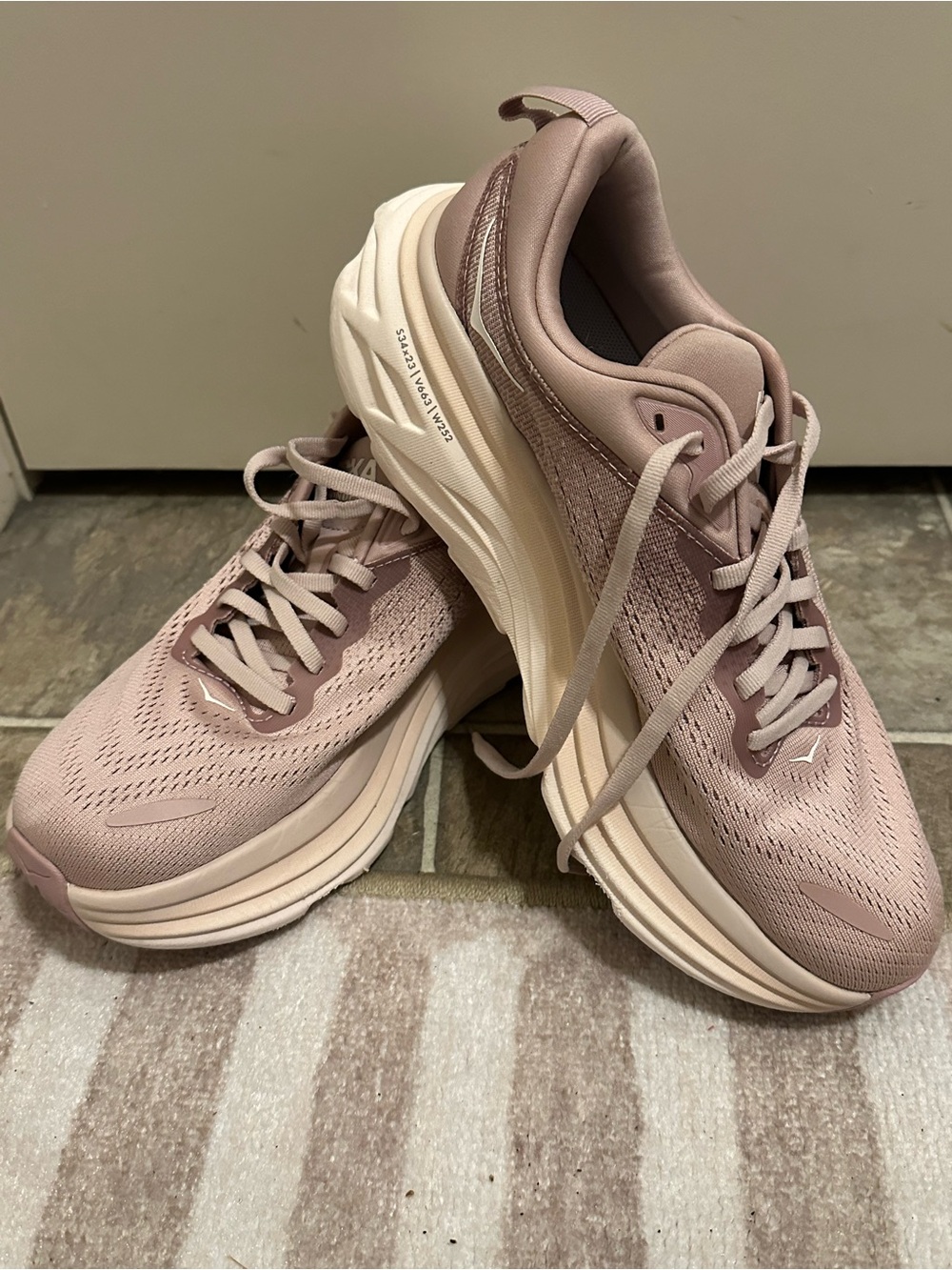 HOKA Bondi 8 Women’s Pink Running Sneakers Size 8.5 Mauve